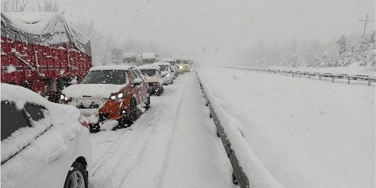 Adıyaman'da kar nedeniyle 76 yerleşim yerinin yolu kapandı