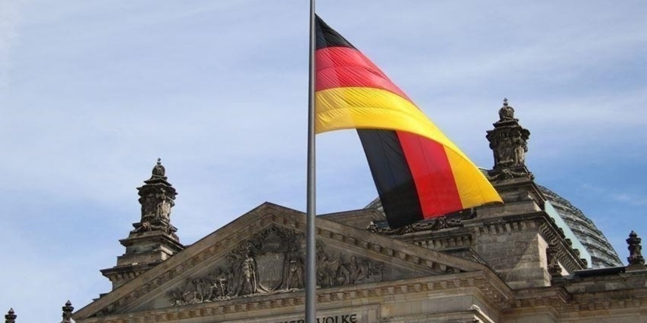 Bild: Almanya, Ukrayna'daki diplomatların ailelerini tahliye edebilir