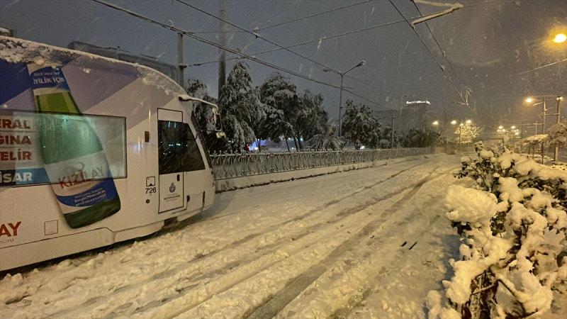 İstanbul'da tramvay seferleri yeniden başladı