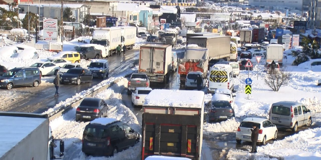 Vali Yerlikaya uyardı: Çekilmediği takdirde araçları biz çekeceğiz