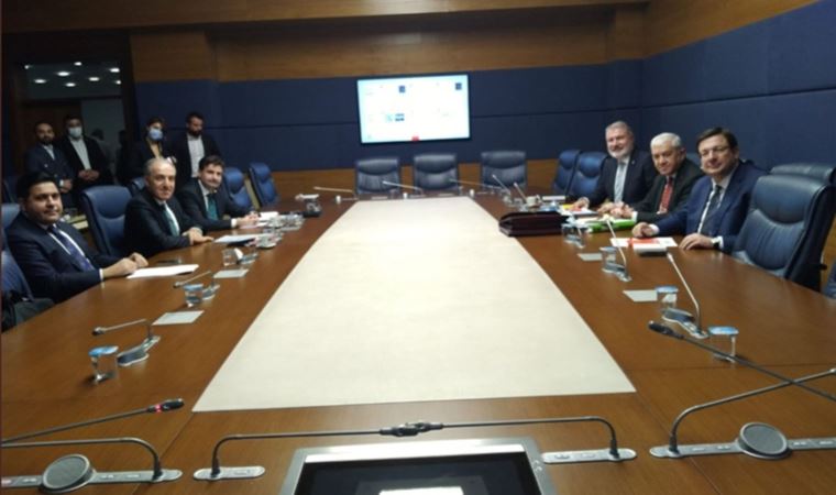 Altı partinin kurmayı Zoom'da toplandı