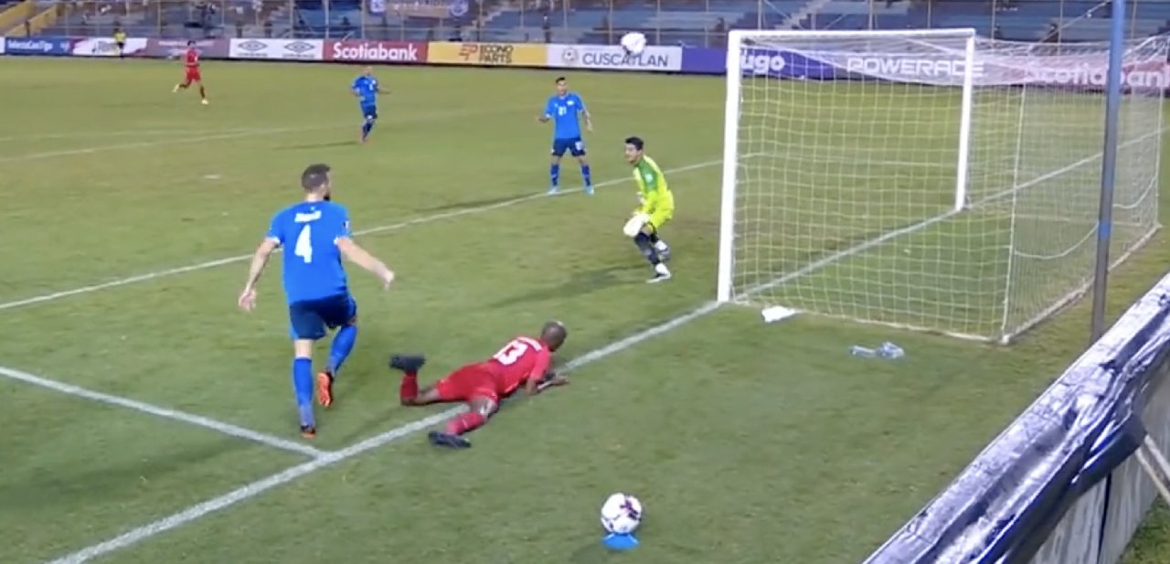 Atiba'dan geceye damga vuran gol