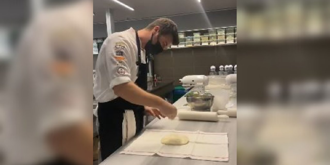 Kıvanç Tatlıtuğ mutfaktaki hünerlerini gösterdi