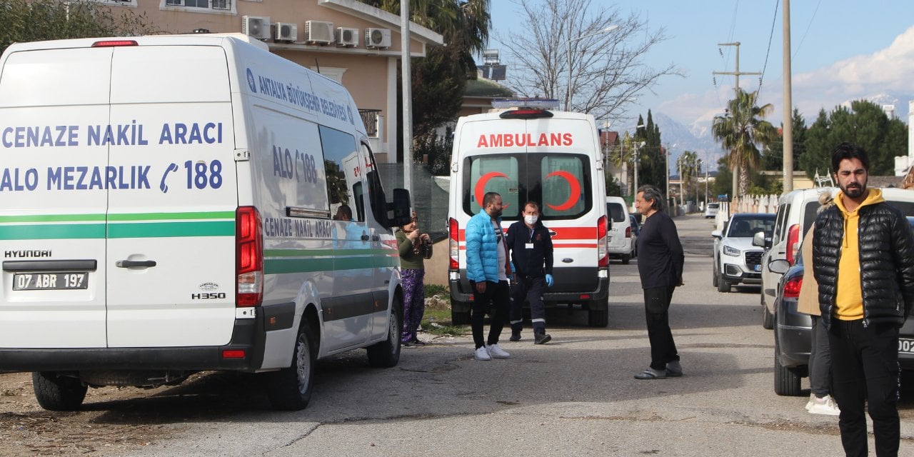 Antalya'da villa yangını: 1 kişi yanarak öldü