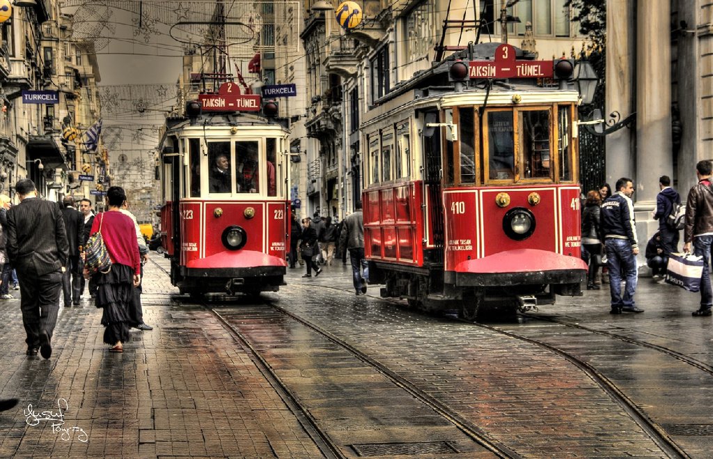 Nostaljik tramvay 1 yıl aradan sonra yeniden İstiklal Caddesi'nde