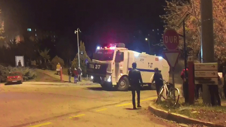 Hacettepe Üniversitesi'nde öğrenci protestosuna sert müdahale!