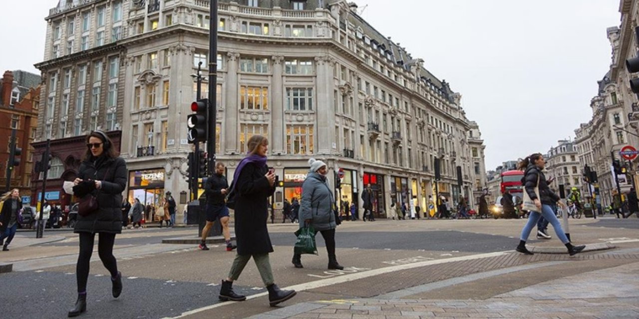 İngiltere tüm Covid-19 tedbirlerini kaldırmayı planlıyor