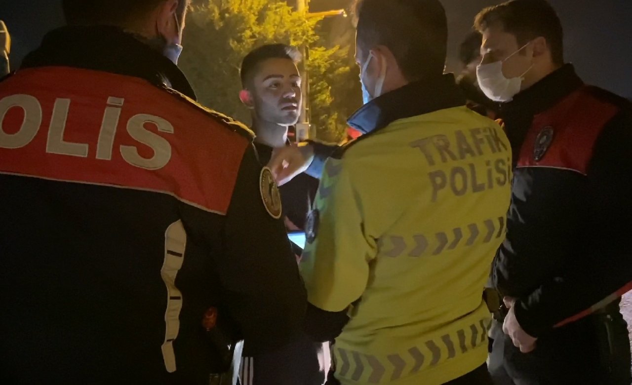 Ehliyetsiz sürücü polise ağabeyinin kimliğini verdi