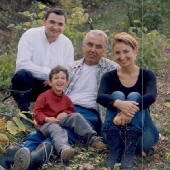 Aylin Nazlıaka sosyal medyadan duyurdu: Babamızı kaybettik