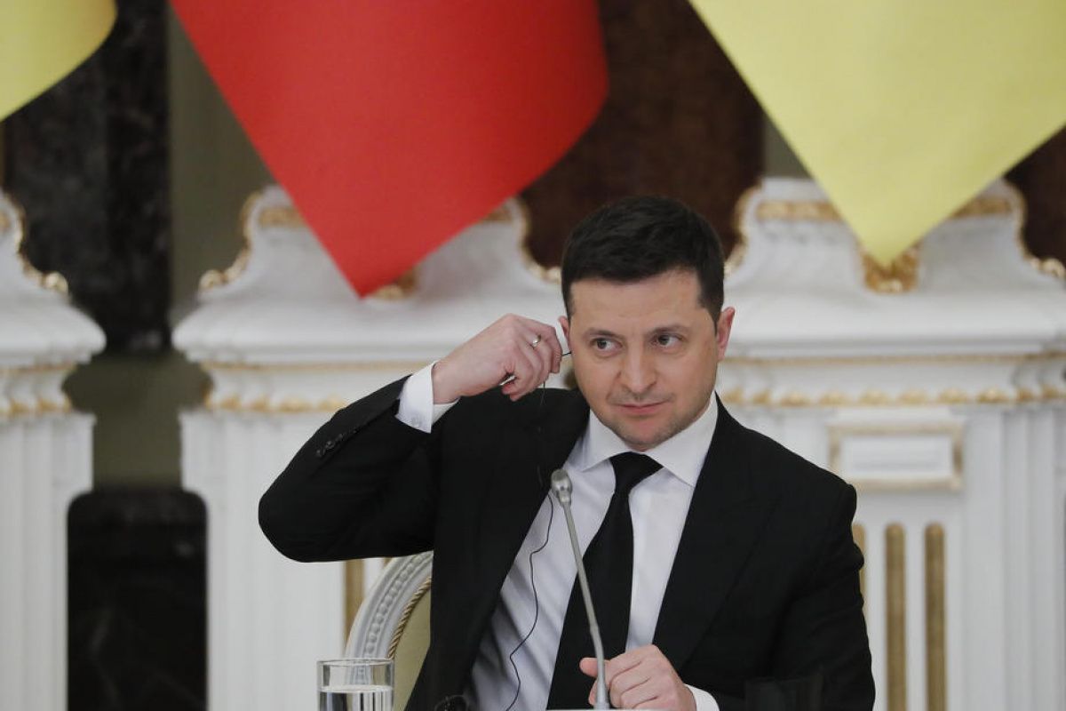 Kulaklığı bozulan Zelenski: Görüyorsunuz, Rusya burada değil