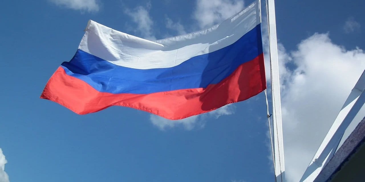 İrlanda'daki Rus Büyükelçiliği'ne kamyonla daldılar: Elçilik polisi suçladı