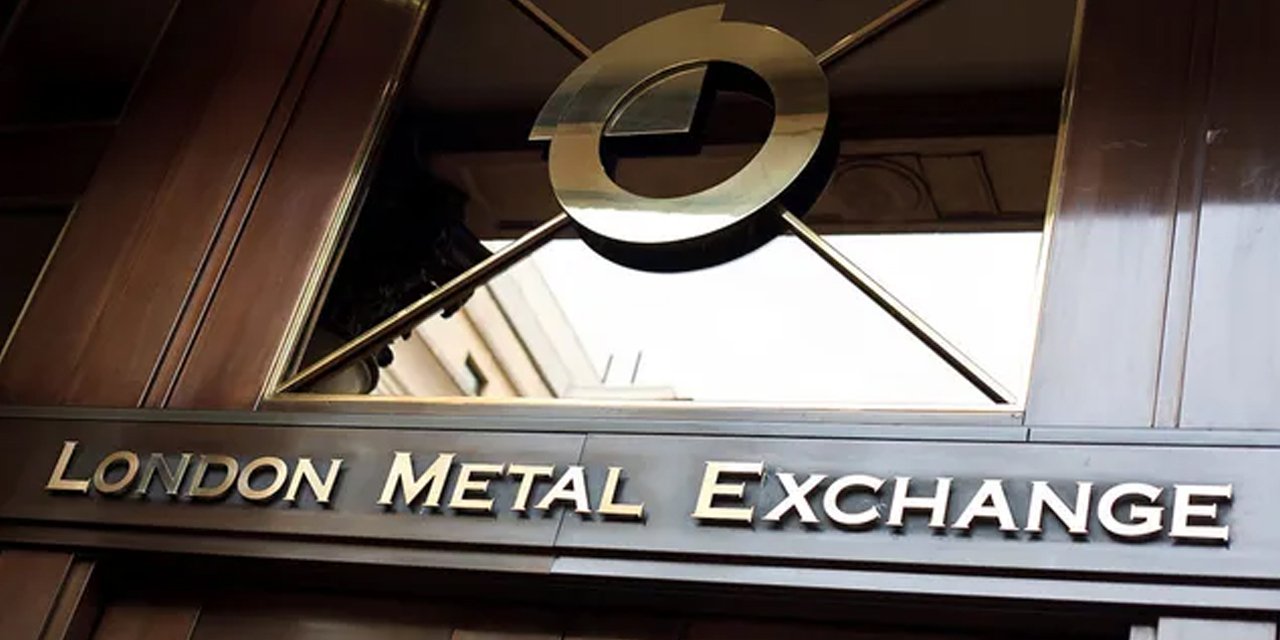 Fiyat artışları Londra'da işlemleri durdurdu