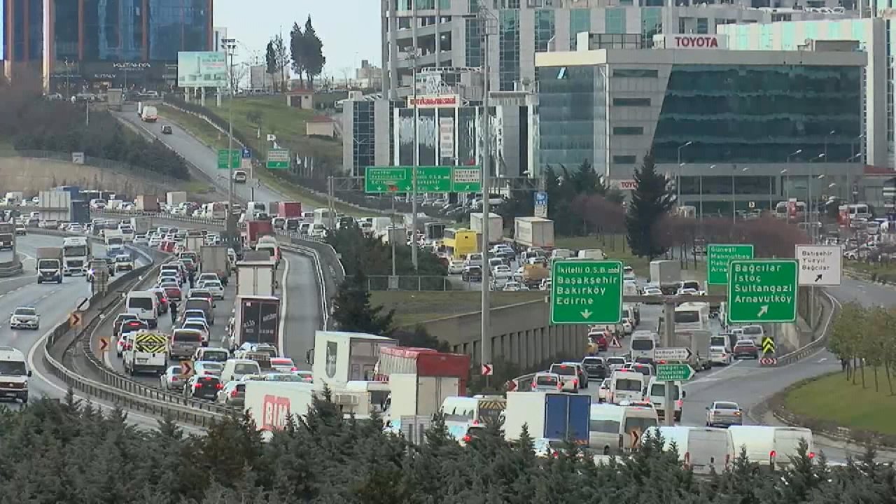İstanbul'da kar alarmı trafiği