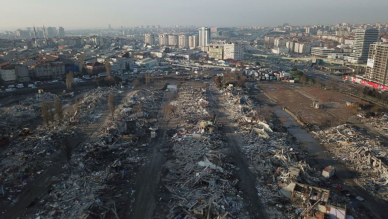 İstanbul'da yıkımı 3 gün süren Nakliyeciler sitesi, dev moloz yığını haline döndü!