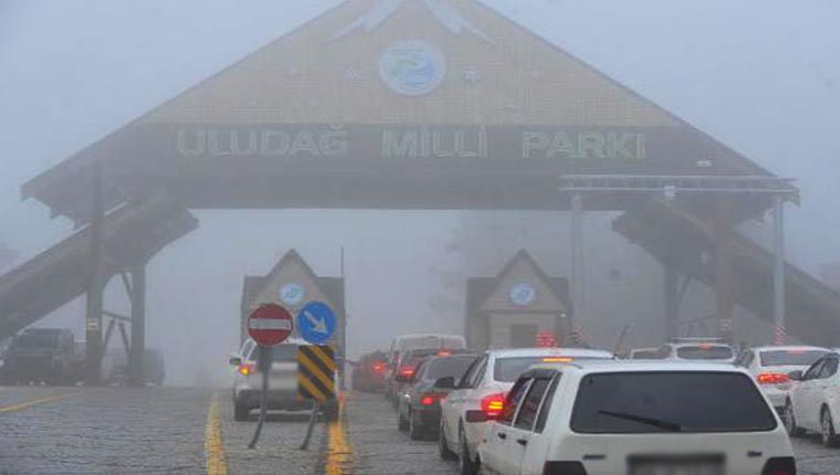 Uludağ Milli Parkı’nda oluşan araç kuyruğunun nedeni belli oldu