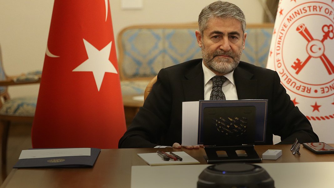 Nebati yine Londra yolcusu