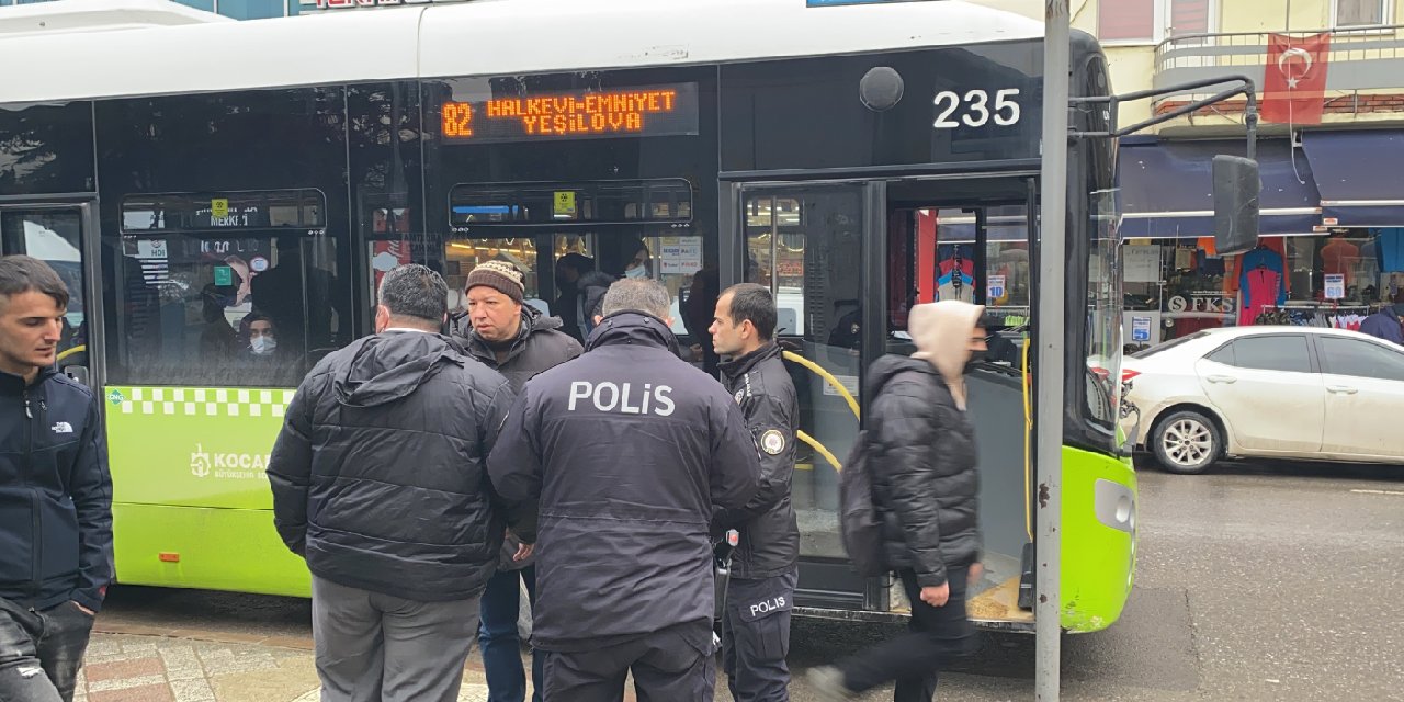 Kendisini 'polis' olarak tanıtıp ücret ödemedi: Kimlik soran şoförü darbetti