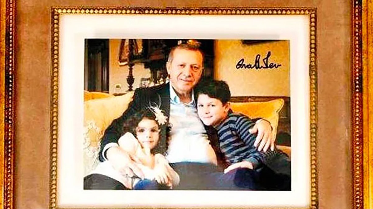 Erdoğan'ın torunlarıyla çektirdiği fotoğraf satılıyor