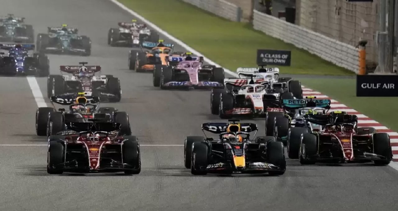 F1 Suudi Arabistan Grand Prix'sinde kazanan Max Verstappen