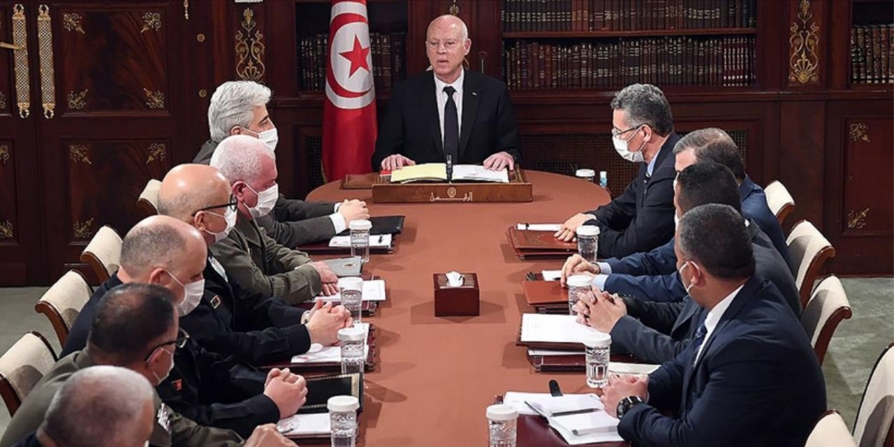 Tunus Cumhurbaşkanı meclisi feshetti
