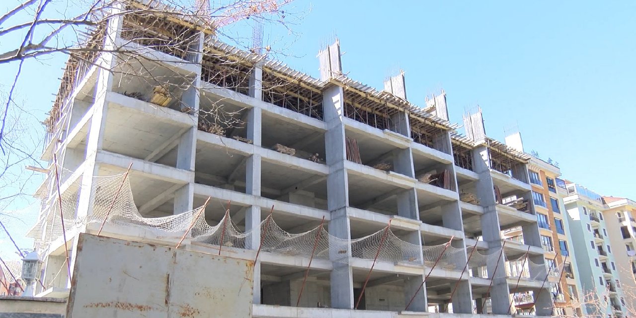 Beylikdüzü’nde inşaatın 6. katından düşen işçi öldü