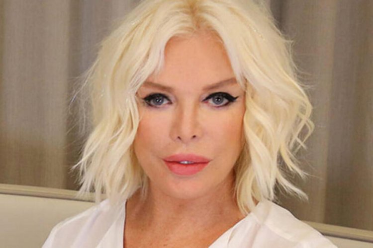 Ajda Pekkan'a İstanbulkart hediyesi