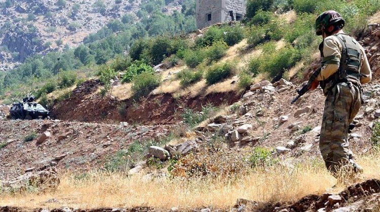 Hakkari'de büyük patlama! Şehit ve yaralılar var...