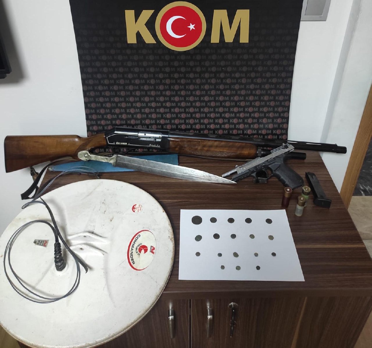 Tarihi eser operasyonunda 'lejyoner kılıcı' ele geçirildi