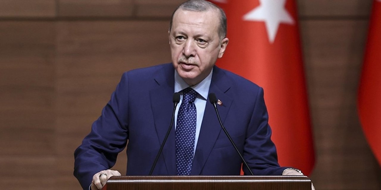 Erdoğan: Sanatçı toplumun aynasıdır