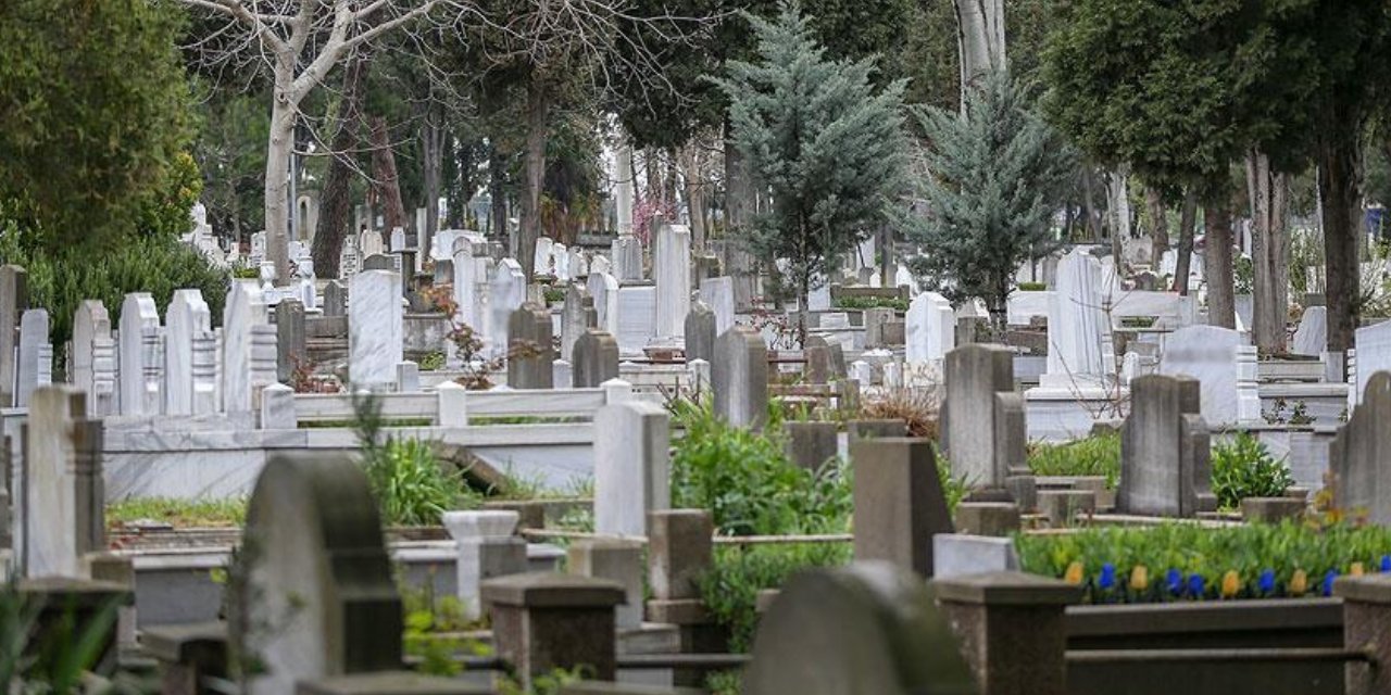 Mezarlıklar hırsızların hedefinde: Mazgallar çalındı