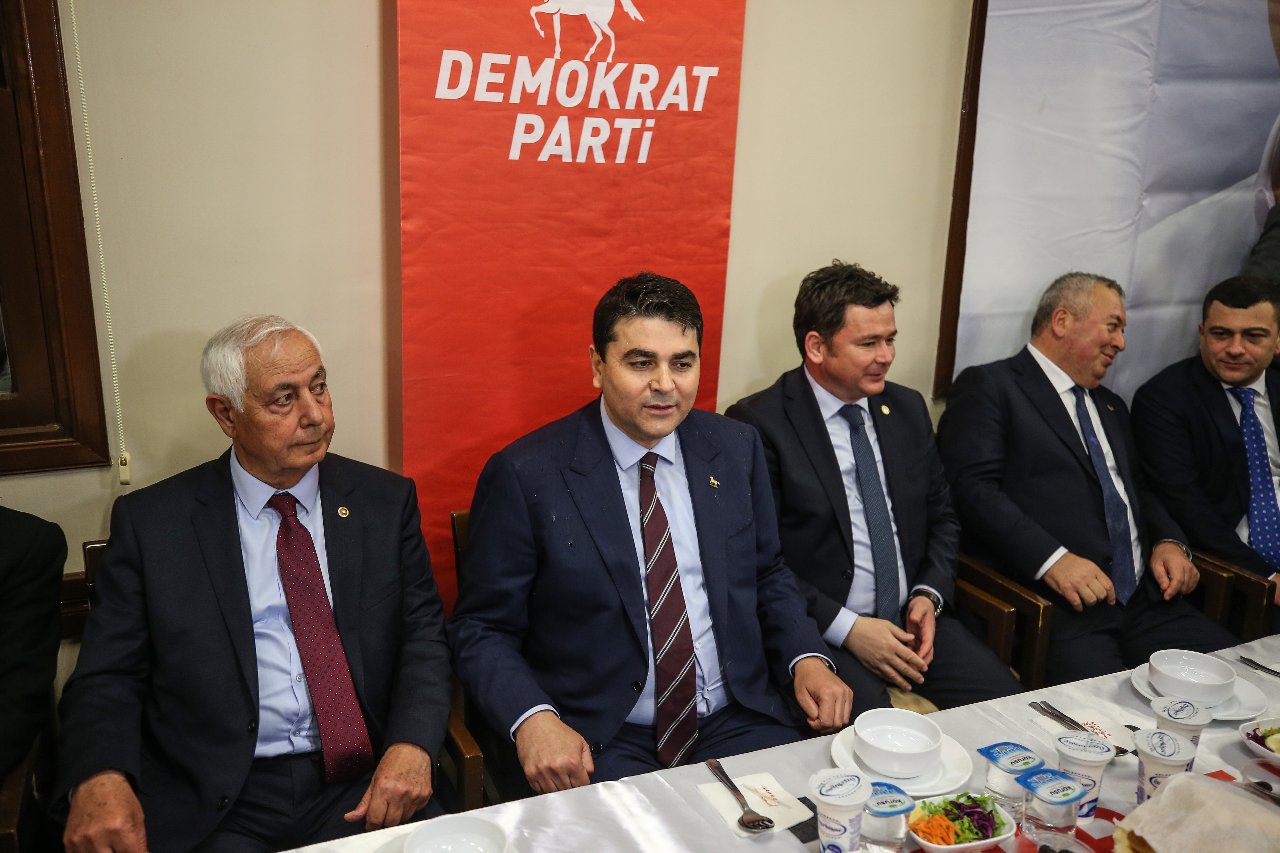 DP Genel Başkanı Uysal: Bu ülkenin refahı için mücadele veriyoruz