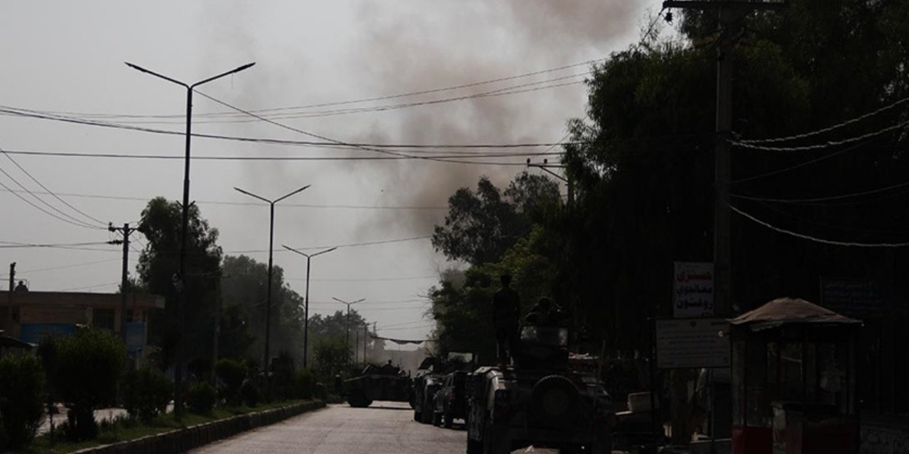 Afganistan'da peş peşe bombalı saldırı