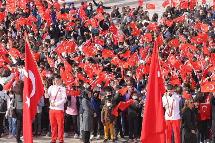 Anıtkabir'e ziyaretçi akını