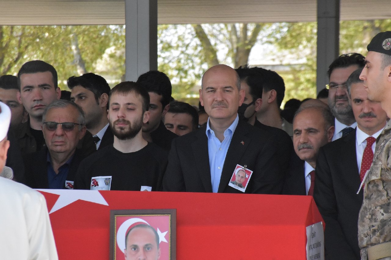 Şehit özel harekat polisi toprağa verildi