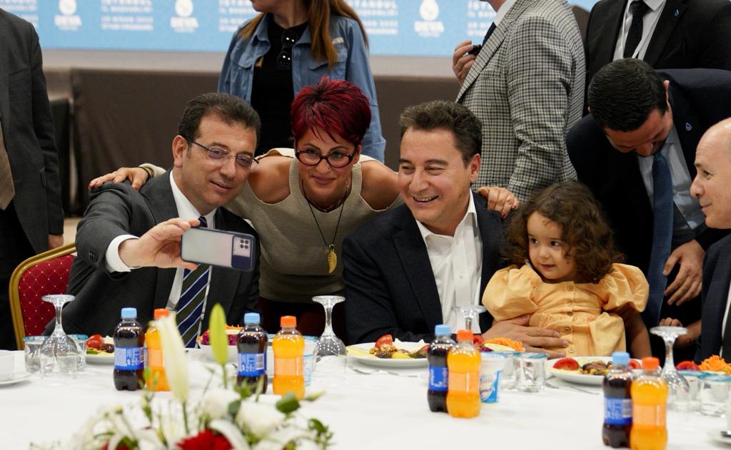 Babacan ve İmamoğlu iftar programında bir araya geldi: 6’lı masanın adayı, büyük bir zafer kazanacak