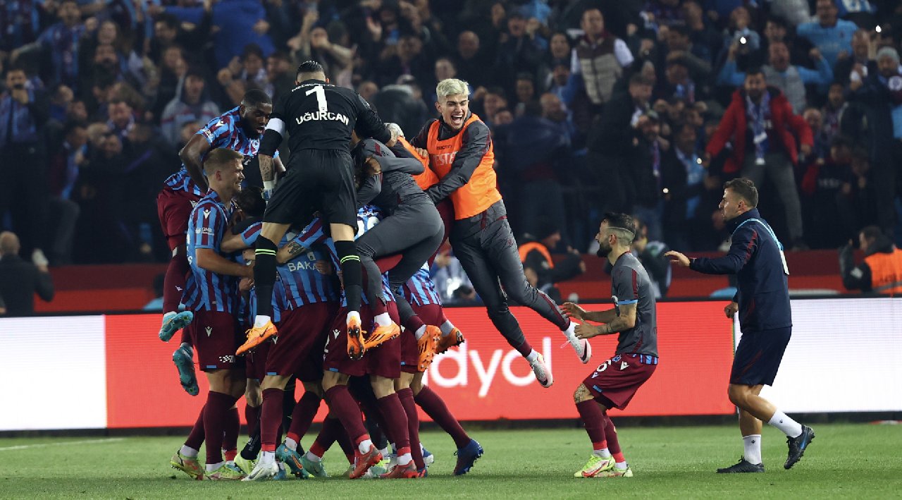 38 yıllık rüya gerçek oldu: ŞAMPİYON TRABZONSPOR