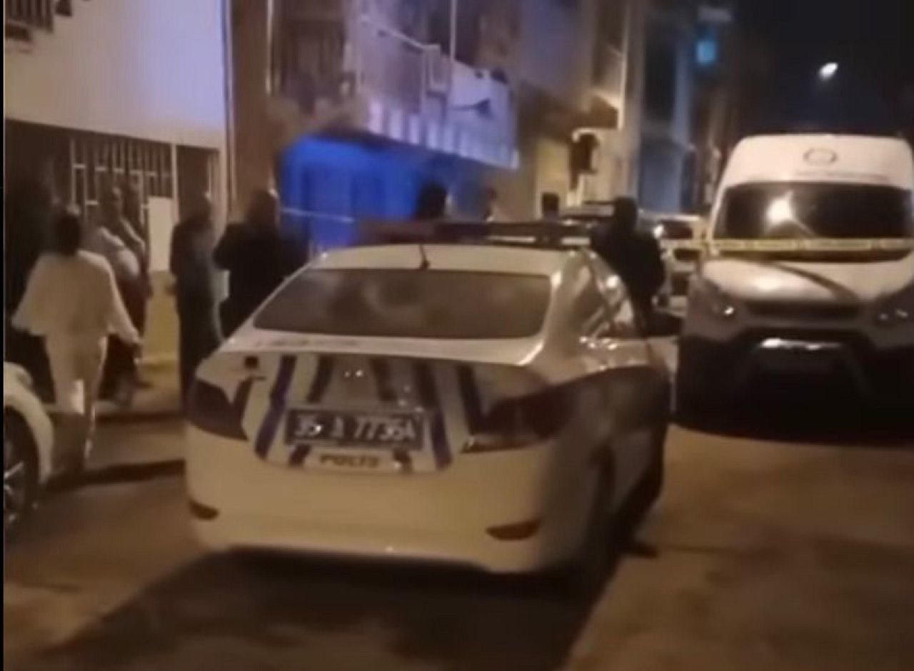 İzmir'de kadın cinayeti: Evli olduğu kadını öldürdü