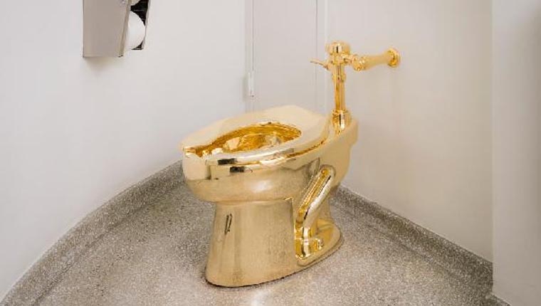 Guggenheim'dan Trump'a altın tuvalet teklifi