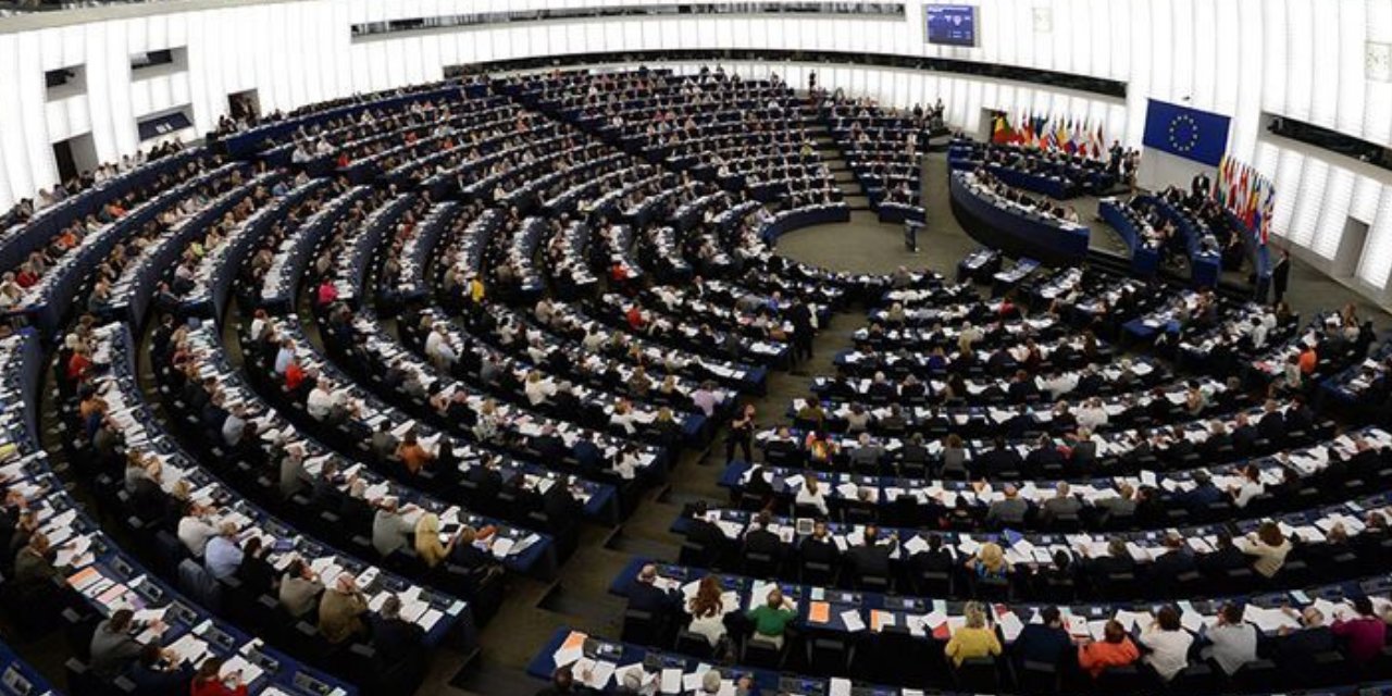 Avrupa Parlamentosu yolsuzlukla sarsılıyor... AB: Katar ile işbirliğine devam