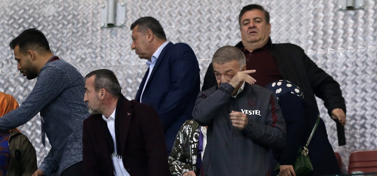 Trabzonspor'da başkan Ahmet Ağaoğlu gözyaşlarını tutamadı