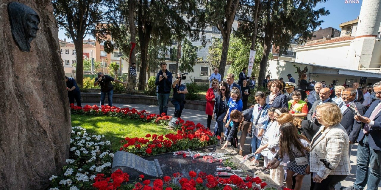 Zübeyde Hanım, mezarı başında anıldı