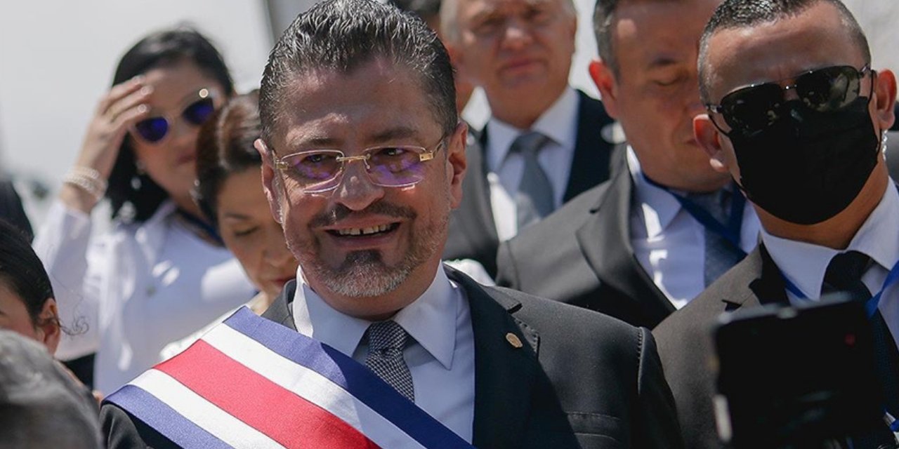 Kosta Rika'da seçimlerin galibi Chaves görevine başladı