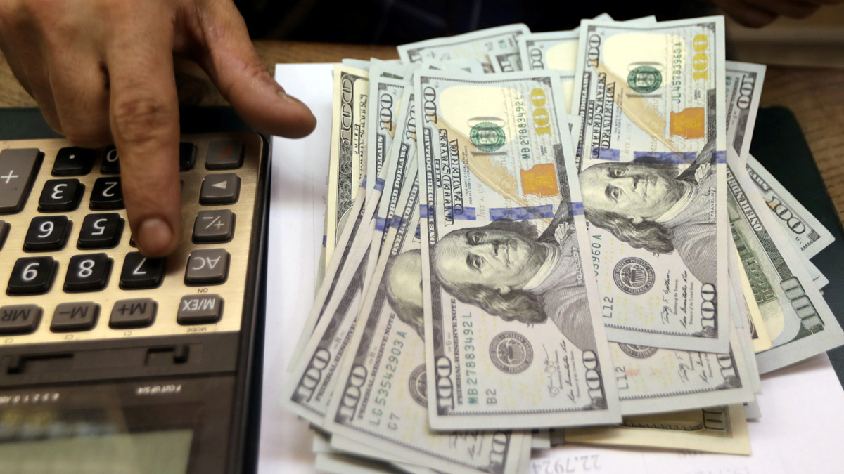 Dolar 15 lirayı aştı