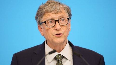 Bill Gates koronavirüse yakalandı