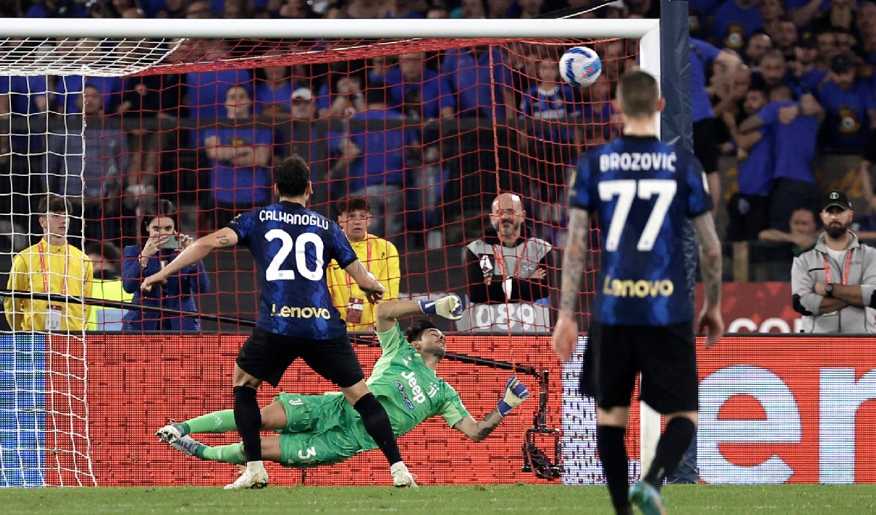 Çalhanoğlu attı, Inter kupaya uzandı