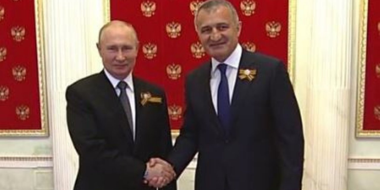 Güney Osetya Rusya'ya katılmak için referanduma gidiyor