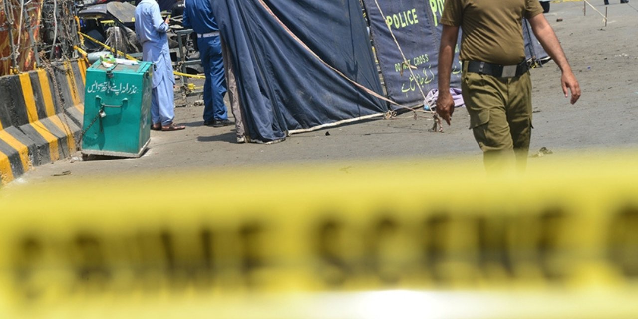 Pakistan'da askeri konvoya saldırı: 3'ü çocuk 6 ölü