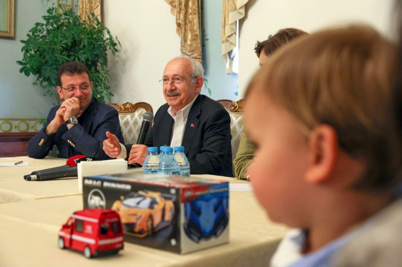 Kemal Kılıçdaroğlu, Gezi Davası tutuklularının aileleriyle görüştü