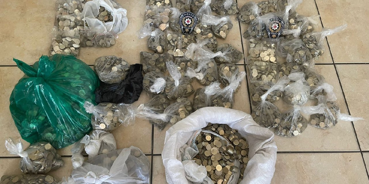 Değerinden fazla kazanmak için bozuk paraları kiloyla sattı