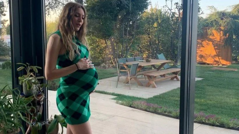 Sinem Kobal ikinci kez anne oldu